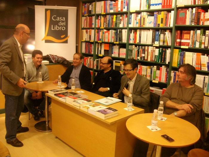 mesa redonda casa del libro